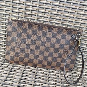 Pouch  ONLY from Louis Vuitton LV Neverful Mm .
